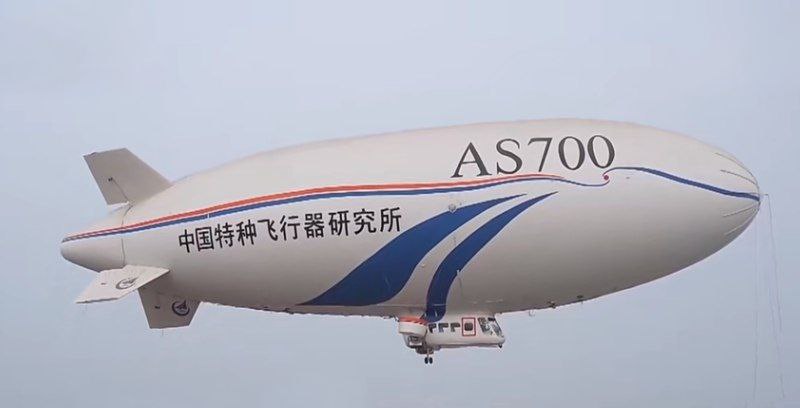 AS700D载人飞艇完成首次试飞2月21日，中国自主研发的电动型载人飞艇AS700D在湖北完成首次科研试飞
