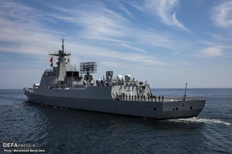 中国驱逐舰包头舰（052D型）和补给舰高邮湖舰（903A型）中国驱逐舰包头舰（052D型）和补给舰高邮湖舰（903A型）