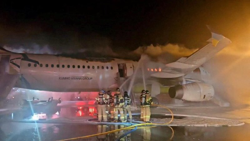 釜山航空新规：充电宝禁放座位上方行李舱釜山航空2月4日宣布，乘客携带的行李如含充电宝，将不得放入座位上方的行李舱，以防火灾风险