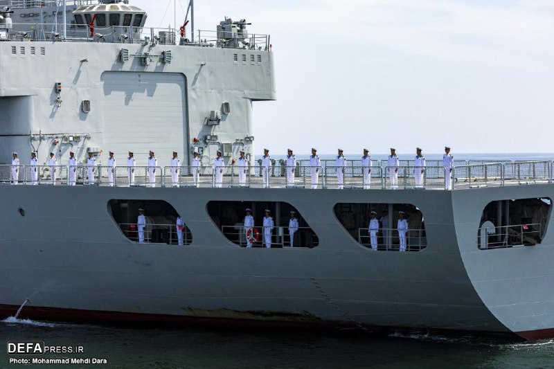 中国驱逐舰包头舰（052D型）和补给舰高邮湖舰（903A型）中国驱逐舰包头舰（052D型）和补给舰高邮湖舰（903A型）