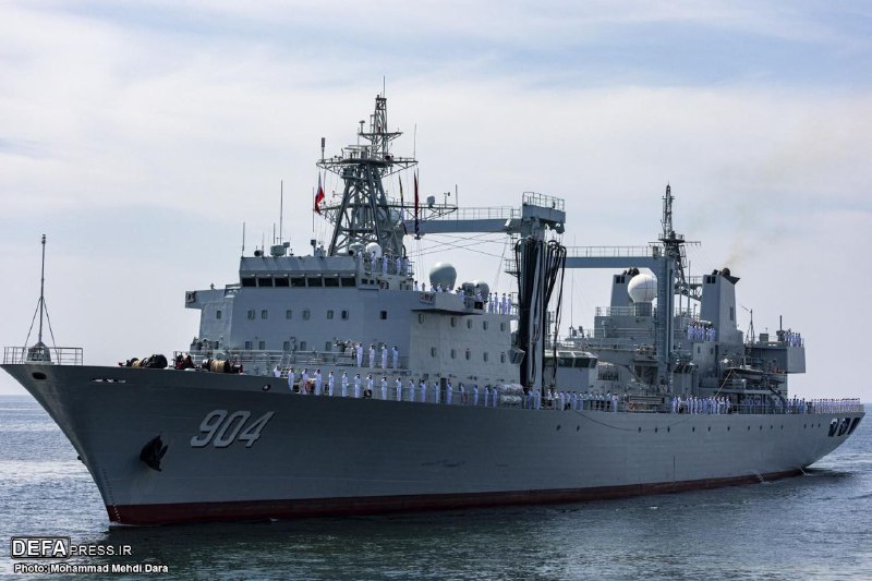 中国驱逐舰包头舰（052D型）和补给舰高邮湖舰（903A型）中国驱逐舰包头舰（052D型）和补给舰高邮湖舰（903A型）