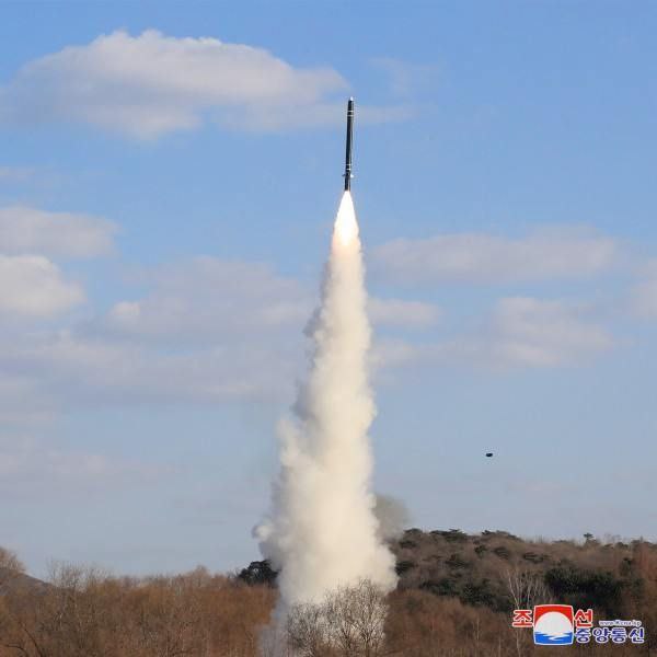 朝鲜试射海对地战略巡航导弹  2025年1月25日，朝鲜导弹总局成功试射了一枚海对地战略巡航制导武器
