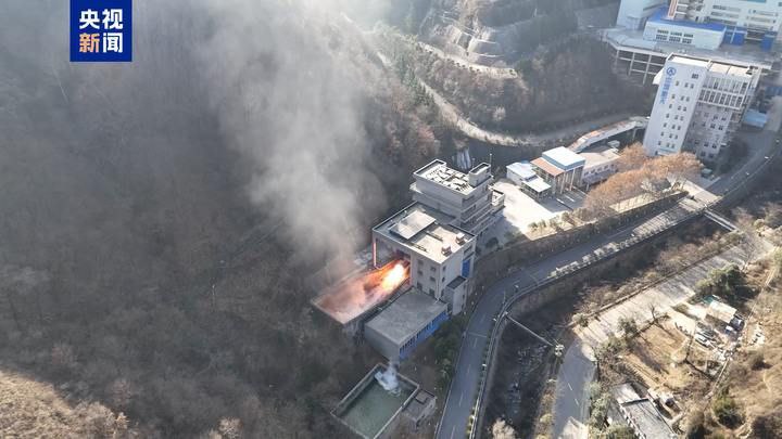 中国首次实现液氧煤油火箭发动机“一日三试” 试验能力再获突破2025年1月19日，中国航天科技集团六院165所抱龙峪试验区成功实现液氧煤油火箭发动机“一日三试”，这是国内首次完成两型液氧煤油发动机在一天内进行三次点火试车