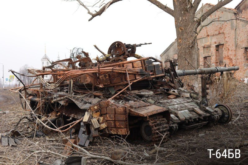 俄罗斯国防部称，迄今为止，乌克兰在库尔斯克损失了近 400 辆坦克、2800 辆装甲车和 1000 多门火炮
