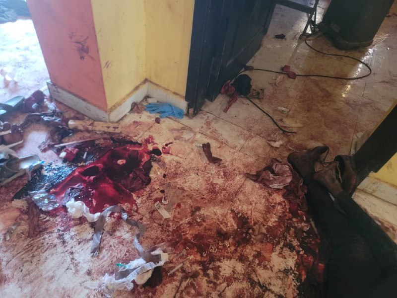 苏丹快速支援部队被控袭击医院，致70余名平民死亡2025年1月26日，苏丹北达尔富尔州法希尔市的沙特教学妇产医院（Saudi Teaching Maternal Hospital）急诊部遭无人机袭击，造成至少70名平民死亡，死者多为妇女和儿童