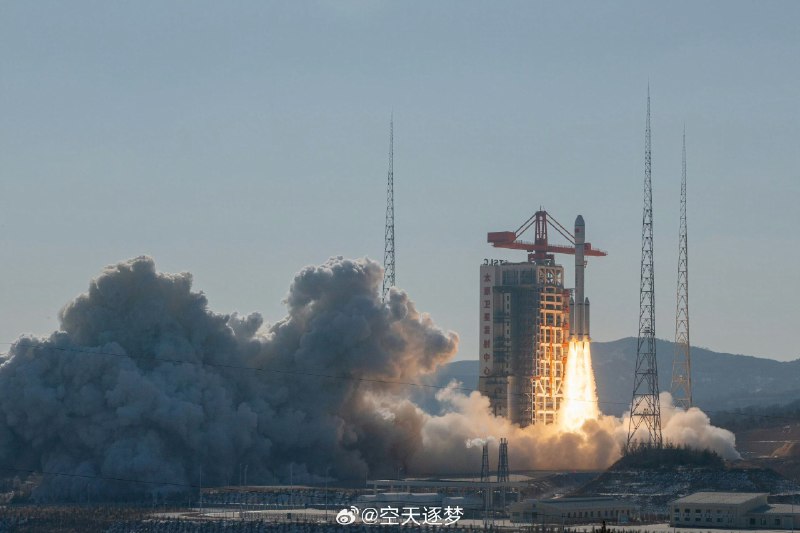中国成功发射千帆极轨06组18星 星座在轨规模达72颗2025年1月23日13时15分，中国在太原卫星发射中心使用长征六号甲遥六运载火箭（CZ-6A），以“一箭18星”方式将千帆极轨06组卫星送入805公里太阳同步轨道（SSO），发射任务圆满成功