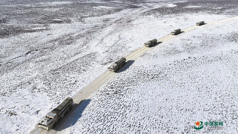 解放军陆军某旅展开实战化训练
