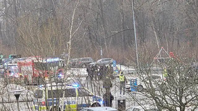 瑞典校园枪击案已致10人死亡当地时间2月4日，瑞典厄勒布鲁学校一所发生枪击案，包括枪手在内的至少10人死亡，还有学生受重伤