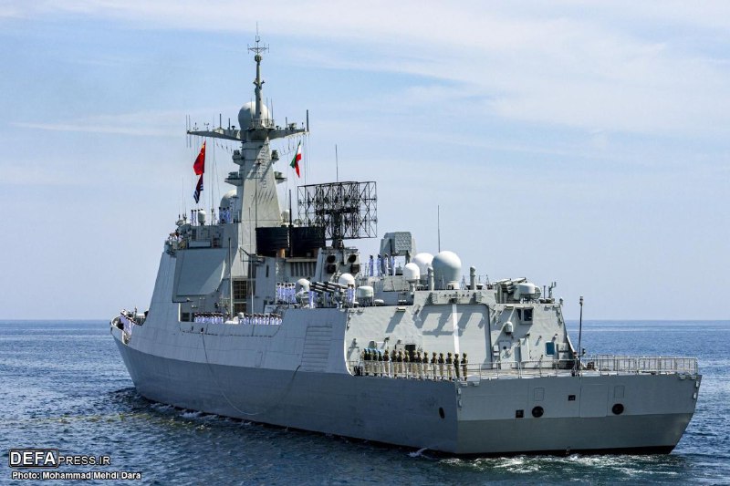 中国驱逐舰包头舰（052D型）和补给舰高邮湖舰（903A型）中国驱逐舰包头舰（052D型）和补给舰高邮湖舰（903A型）